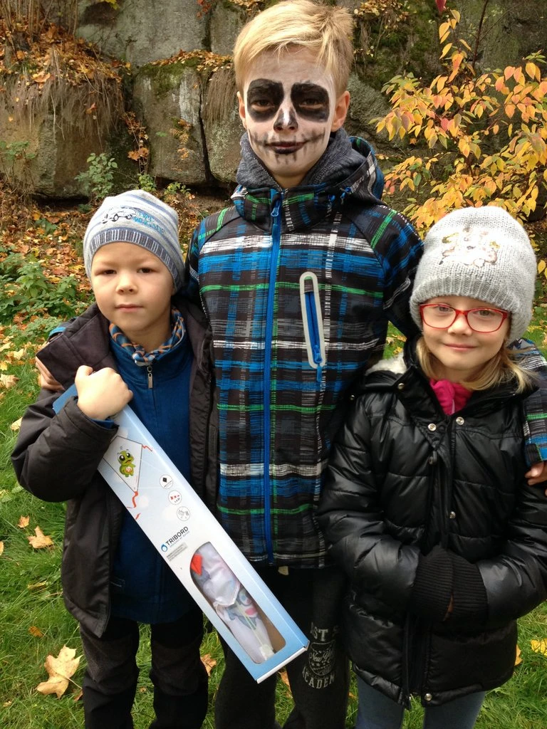 Prvňáčci s patrony pouštěli na halloweena draky 2015