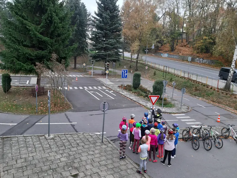 čtvrťáci na dopravním hřišti