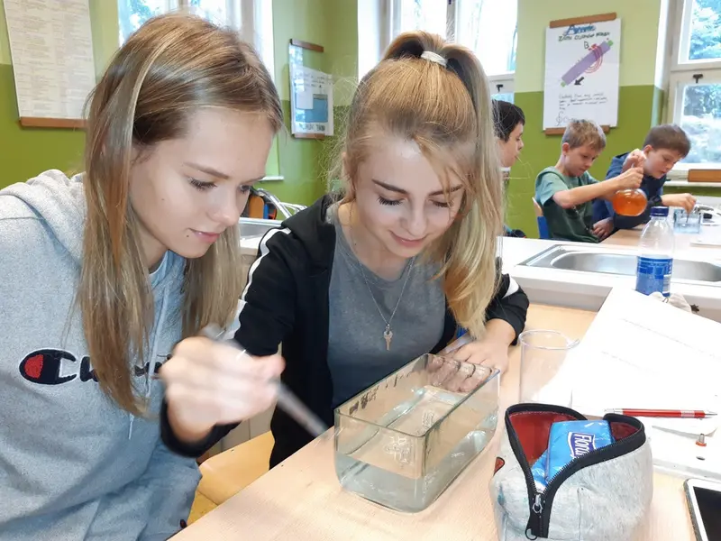Projektový den "Velká síla malých částic"