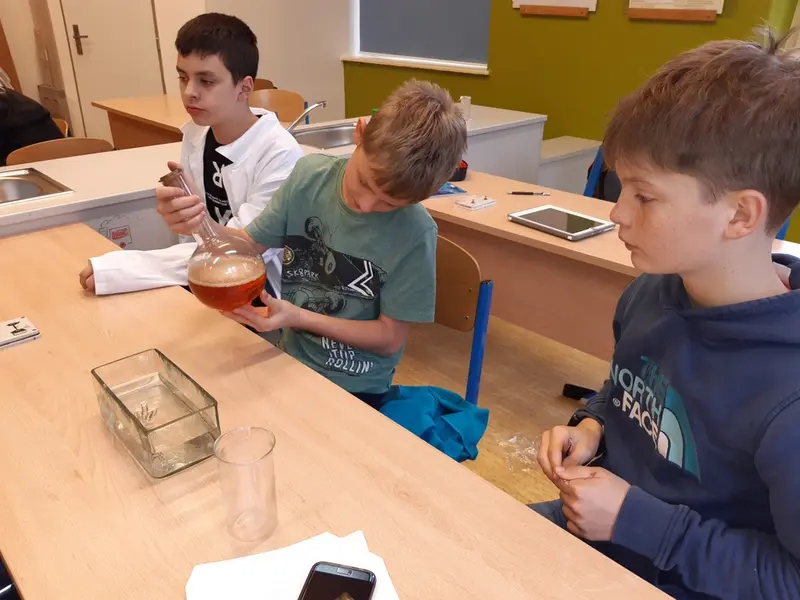Projektový den "Velká síla malých částic"