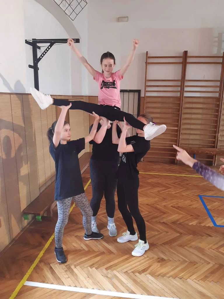 TV jinak - Cheerleading