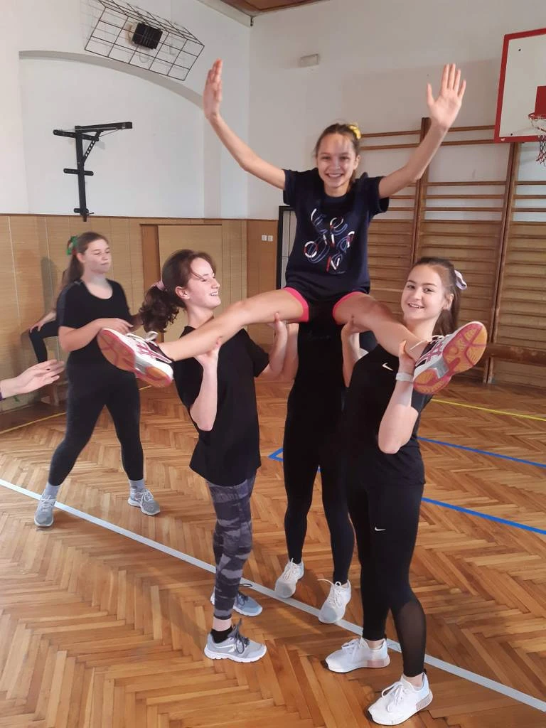 TV jinak - Cheerleading