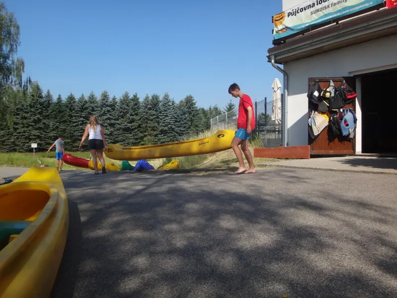 Den v přírodě