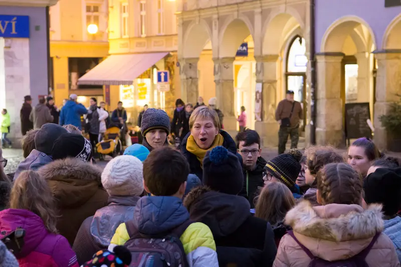 Vánoční setkání škol Doctrina před radnicí 2019