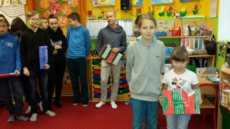 1.A -Slavnostní předávání Slabikářů patrony