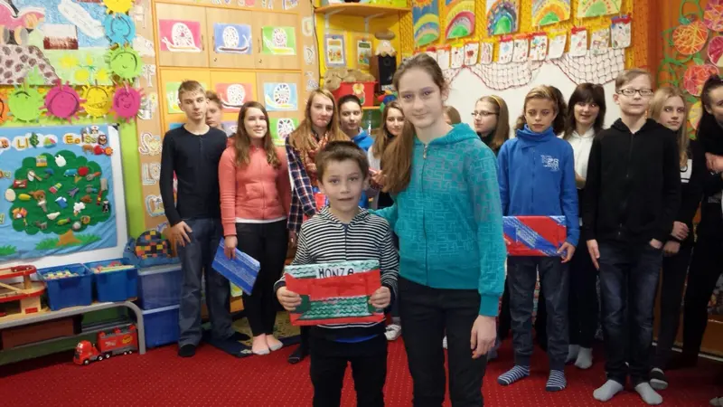 1.A -Slavnostní předávání Slabikářů patrony