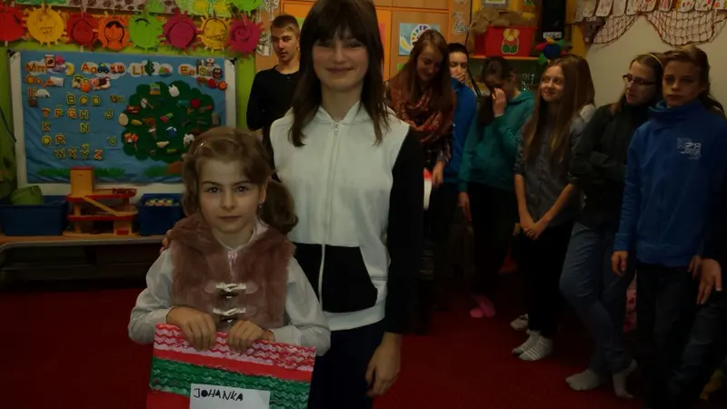1.A -Slavnostní předávání Slabikářů patrony