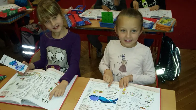 1.A -Slavnostní předávání Slabikářů patrony