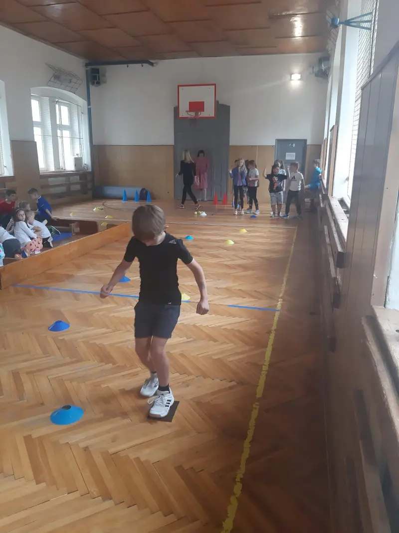 Biatlon v tělocvičně
