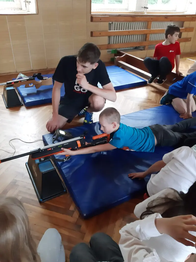 Biatlon v tělocvičně
