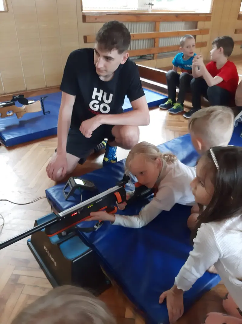 Biatlon v tělocvičně