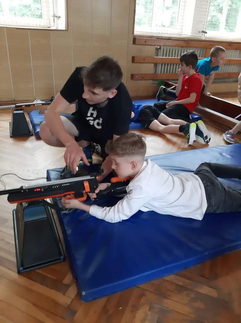 Biatlon v tělocvičně