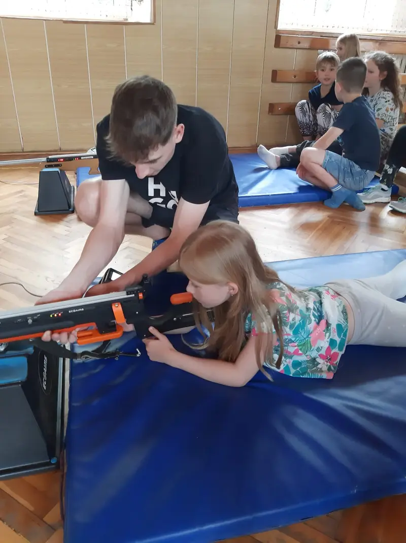 Biatlon v tělocvičně