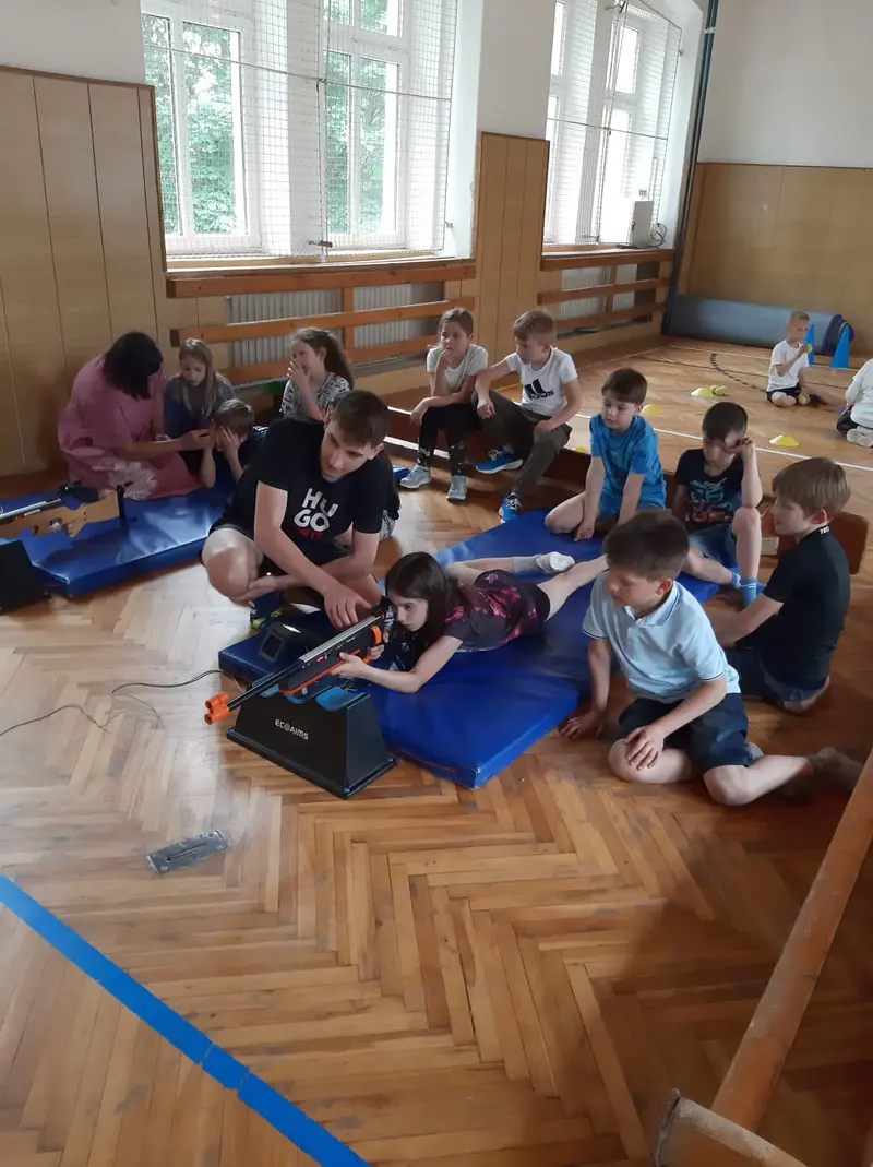 Biatlon v tělocvičně