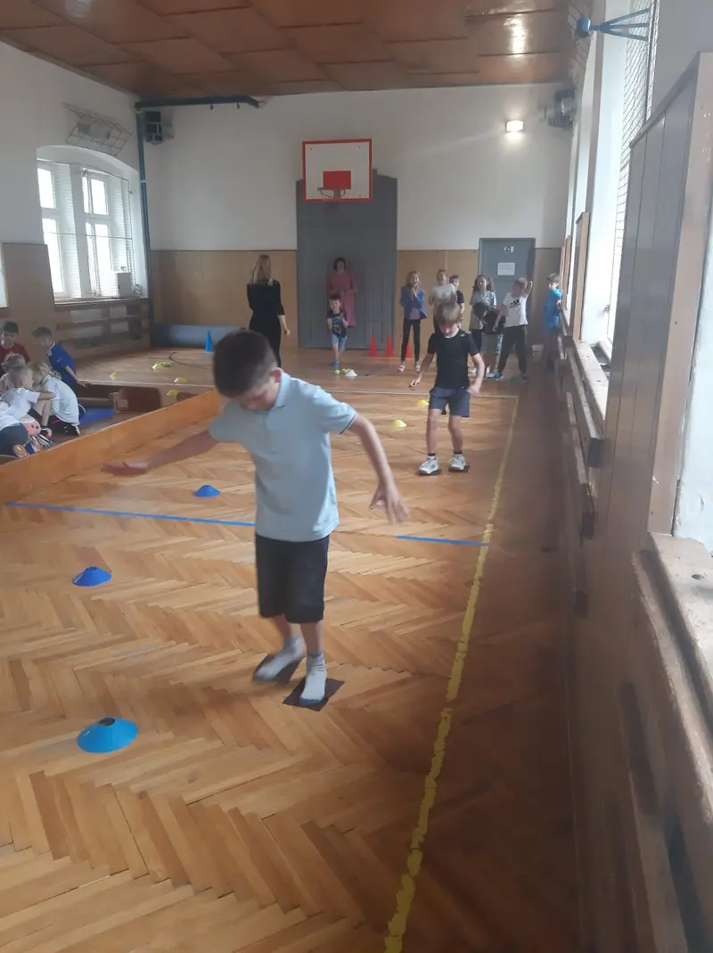 Biatlon v tělocvičně