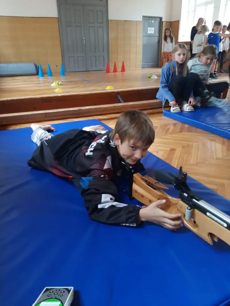 Biatlon v tělocvičně