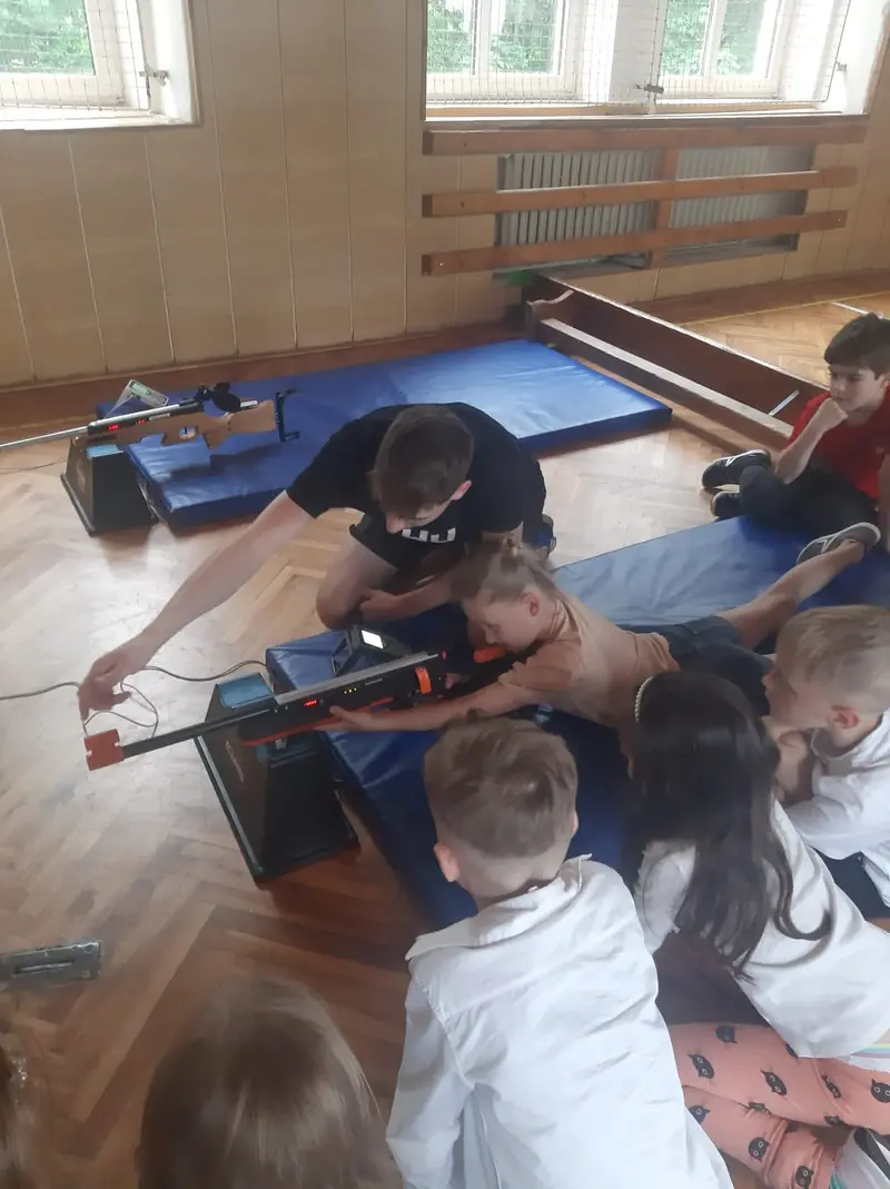 Biatlon v tělocvičně