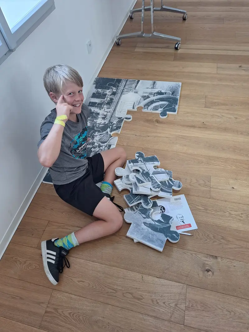 4. třída na výstavě u Ferdinanda Porscheho