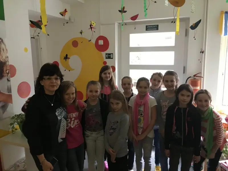4. třída čte s předškoláčky