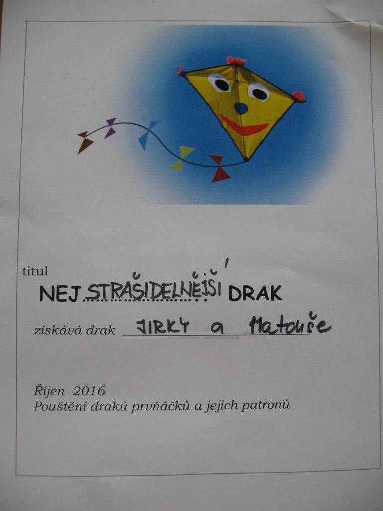 Prvňáčci - Pouštění draků s patrony