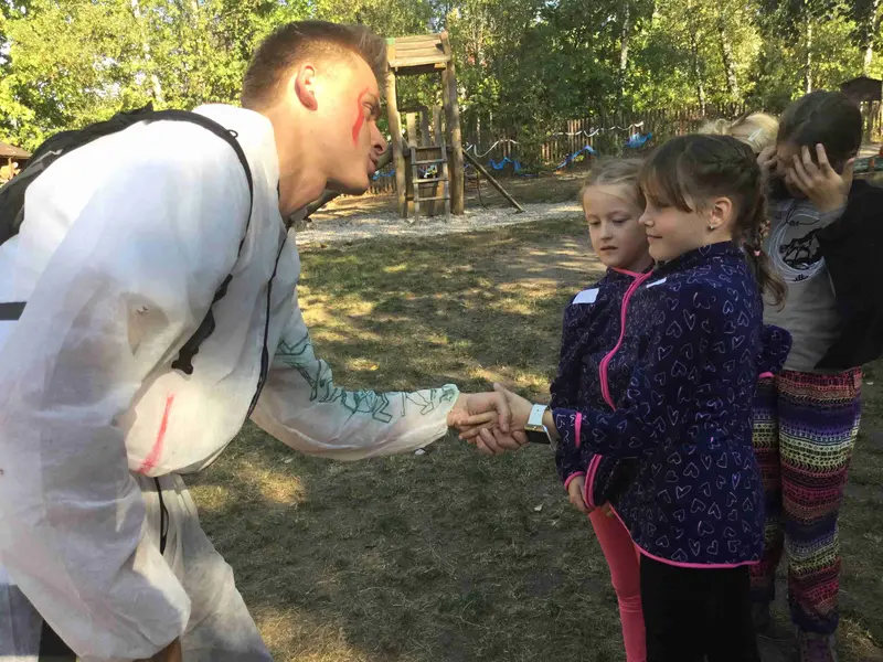 Čtvrťáci se stmelují
