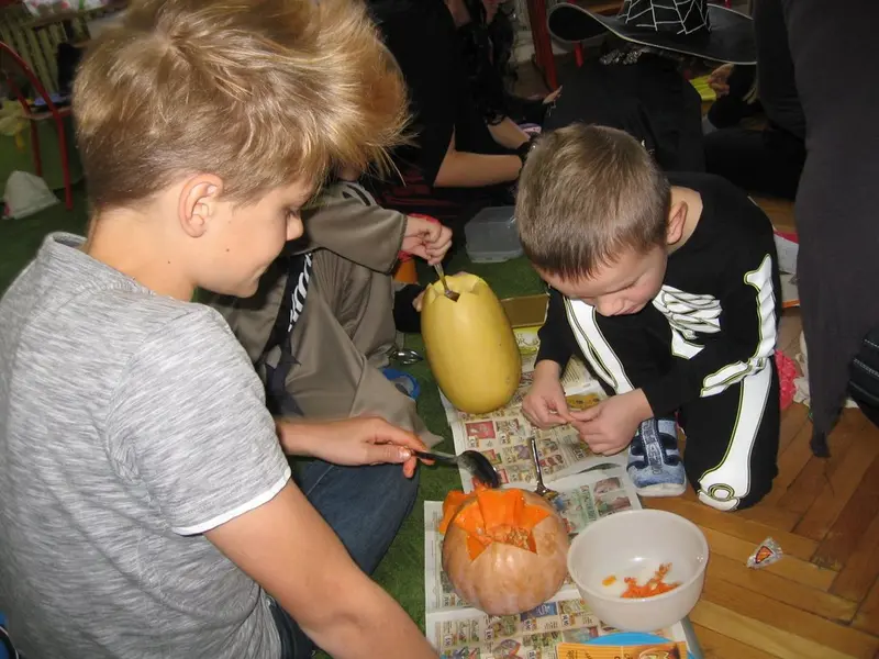 1. tř. s patrony slaví Halloween