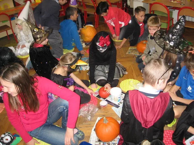 1. tř. s patrony slaví Halloween