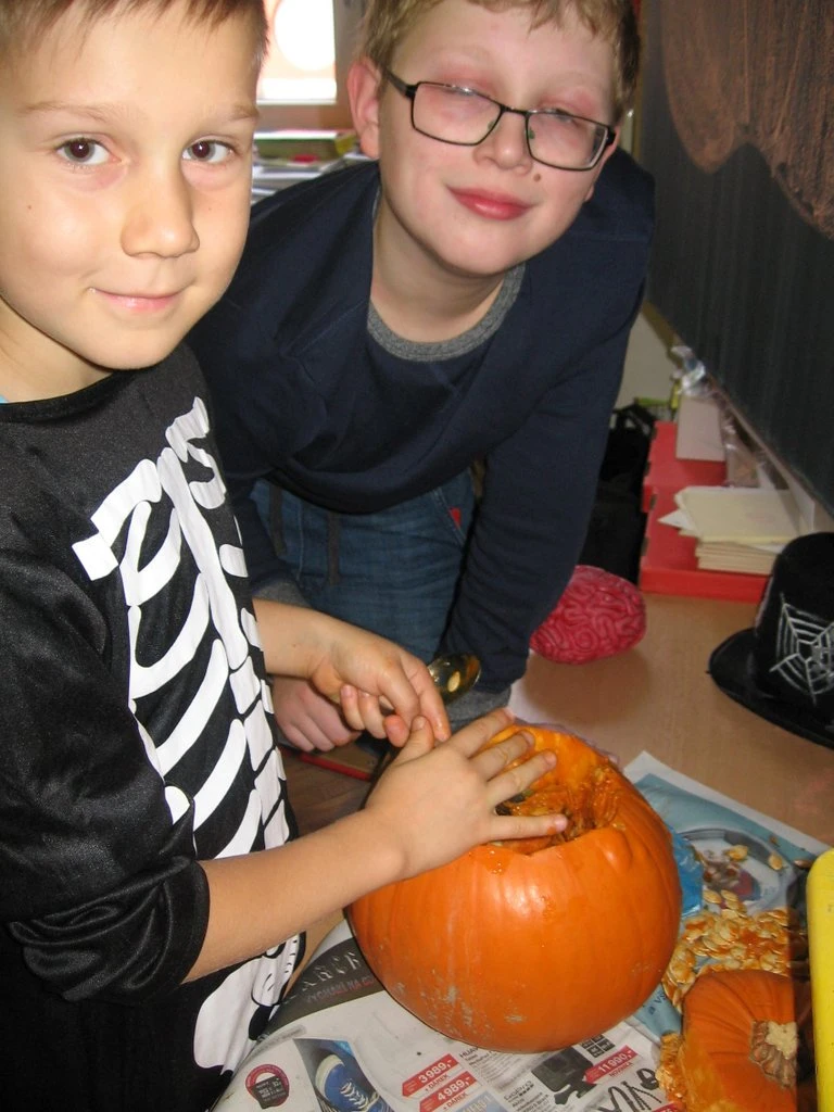 1. tř. s patrony slaví Halloween