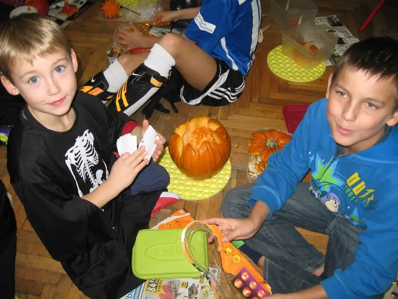 1. tř. s patrony slaví Halloween