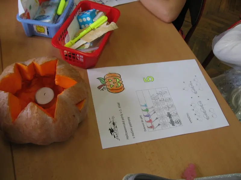 1. tř. s patrony slaví Halloween