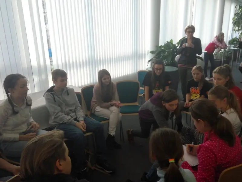 SCHŮZKA ŽÁKOVSKÝCH PARLAMENTŮ