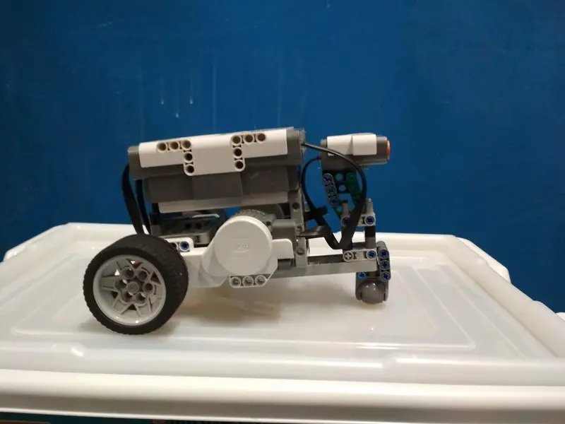 1. letošní robotika DU TUL