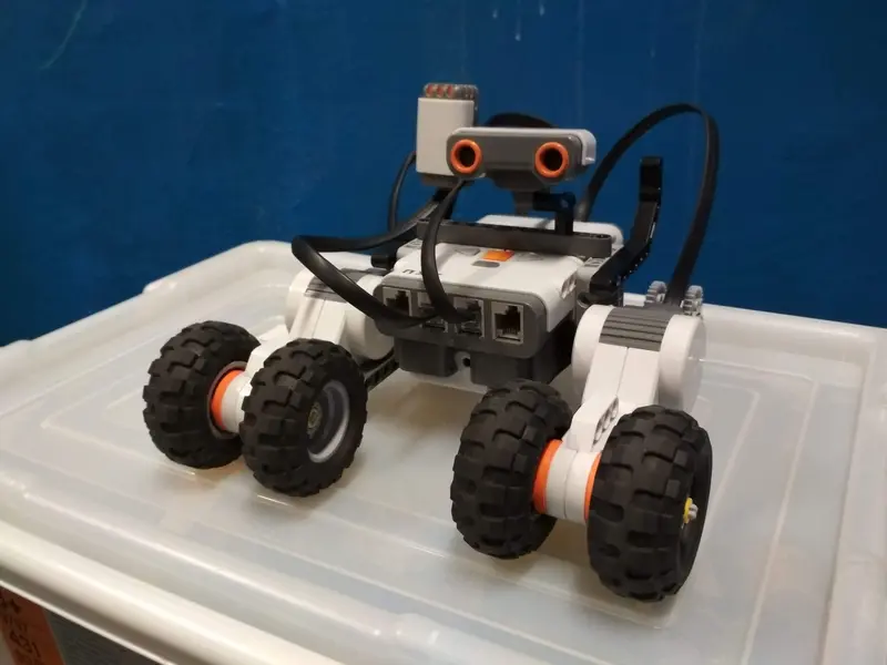 1. letošní robotika DU TUL