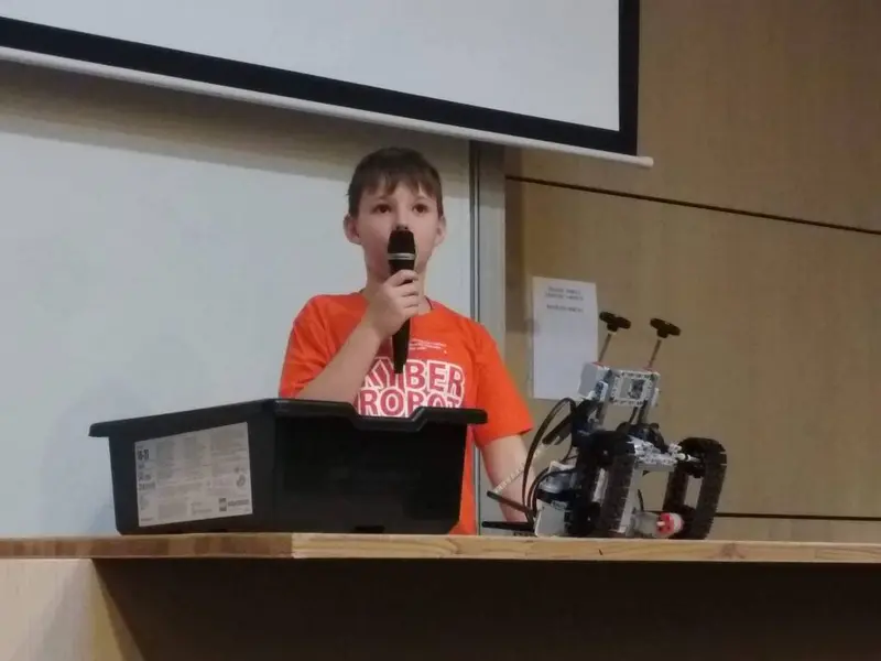 KyberRobot 2019