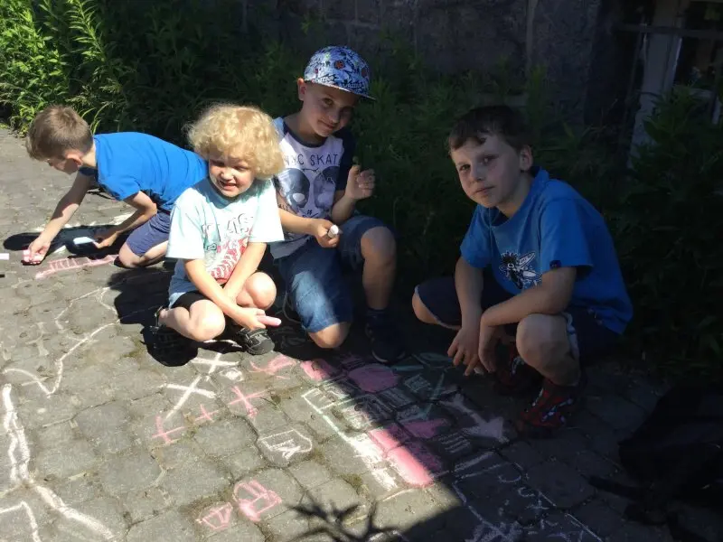 3. tř. Malování křídami s MŠ