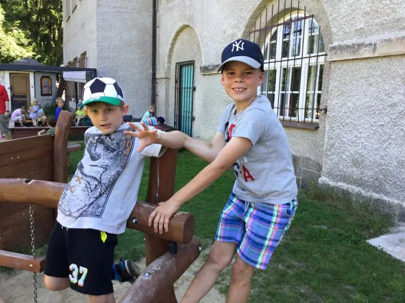 3. tř. Malování křídami s MŠ