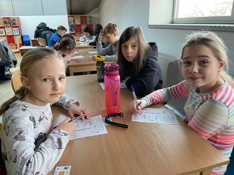 Třeťáci a čtvrťáci v knihovně