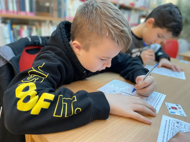 Třeťáci a čtvrťáci v knihovně
