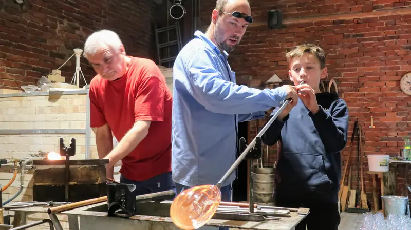 páťáci ve sklárně v lindavě