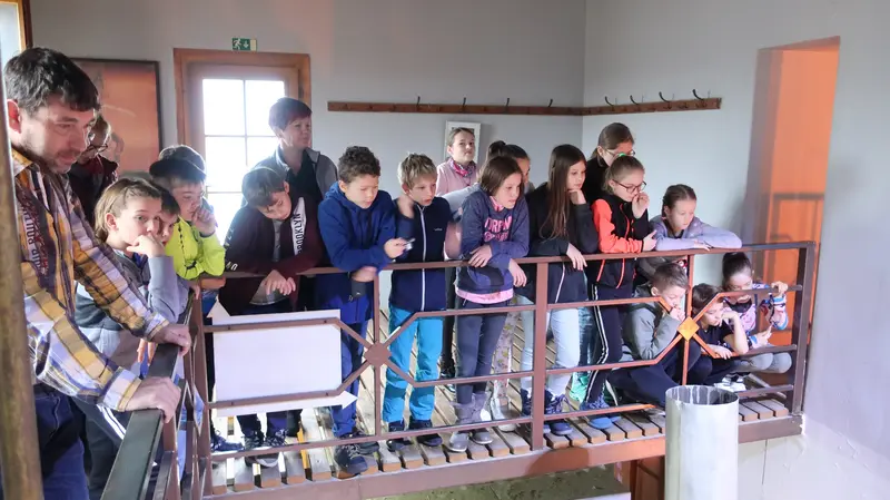 páťáci ve sklárně v lindavě