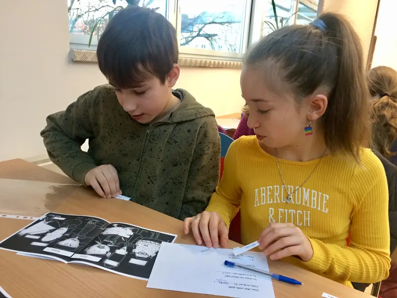 5.B na kajaku v knihovně