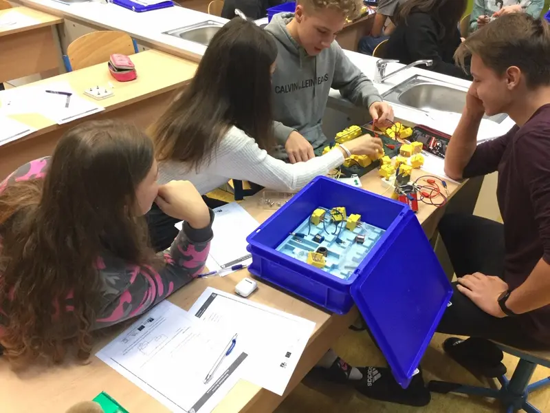 Projektový den "Velká síla malých částic"