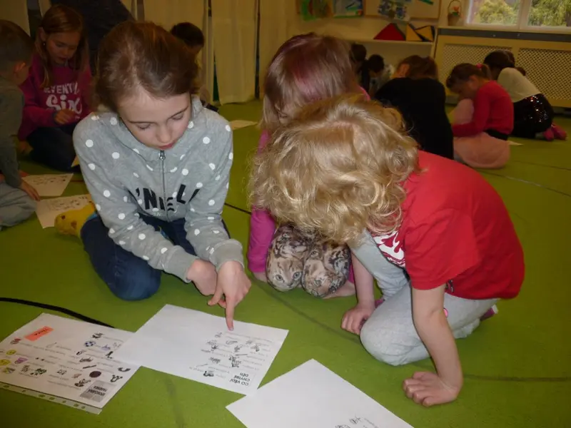 4. třída čte s předškoláčky