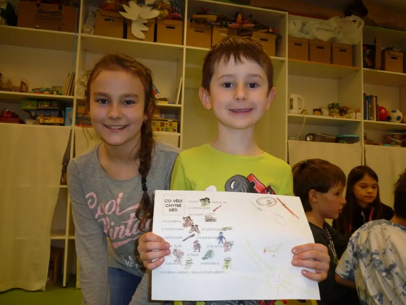 4. třída čte s předškoláčky