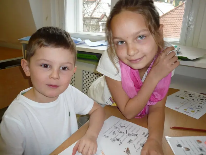 4. třída čte s předškoláčky