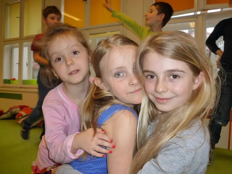 4. třída čte s předškoláčky