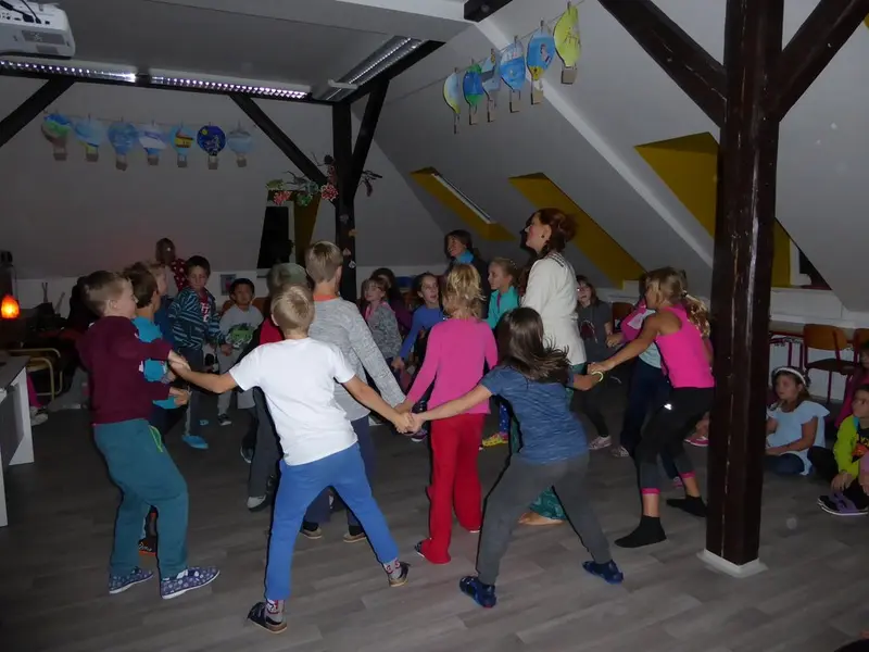 Harmonizační kurz 3. tř. - Zpátky do pohádky