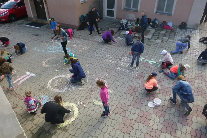 2.AB + 8.TŘ. MALOVÁNÍ KŘÍDAMI