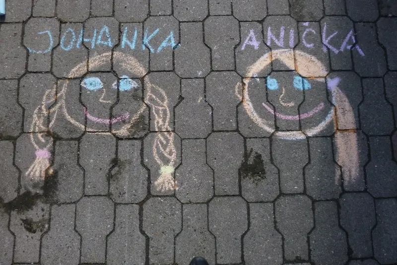 2.AB + 8.TŘ. MALOVÁNÍ KŘÍDAMI