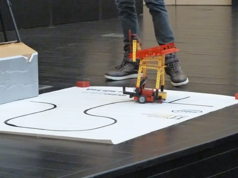 Soutěž robotů na TUL (5. tř)